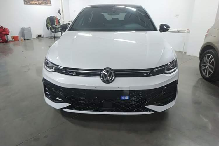 Used Volkswagen Golf 2025 300TSI R-Line Front