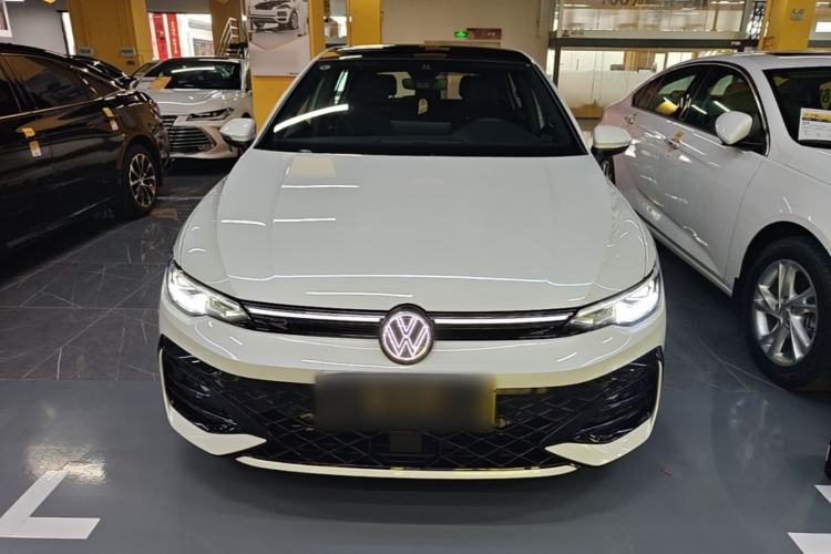 Used Volkswagen Golf 2025 300TSI R-Line Front