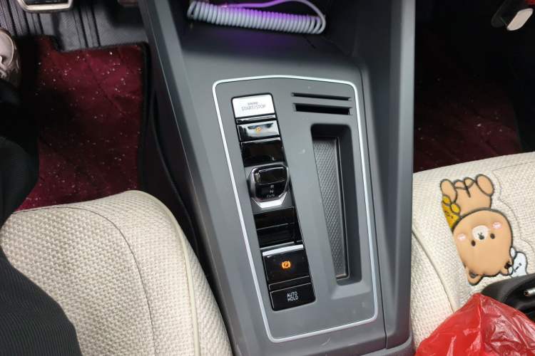 Used Volkswagen Golf 2025 300TSI R-Line Gear Lever