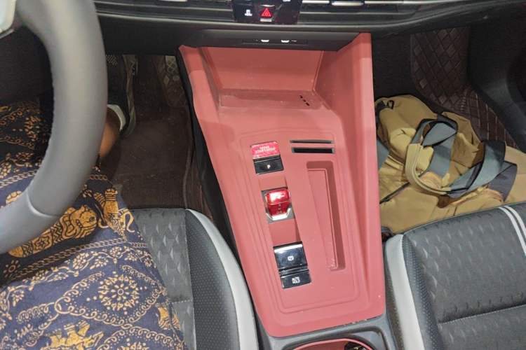 Used Volkswagen Golf 2025 300TSI Pro Gear Lever