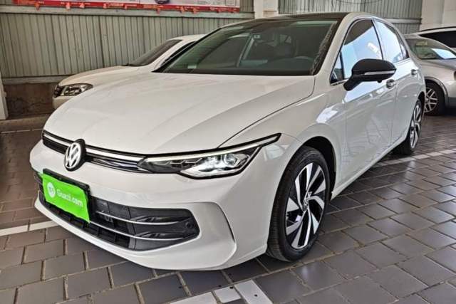 Ojetý Volkswagen Golf 2025 Facelifted 300TSI Pro