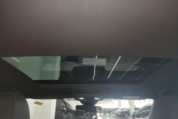 Used Volkswagen Golf 2025 300TSI R-Line Headliner