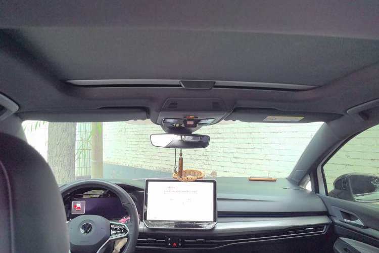 Used Volkswagen Golf 2025 300TSI R-Line Headliner