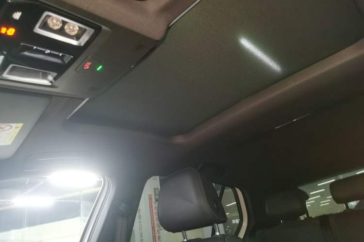 Used Volkswagen Golf 2025 300TSI R-Line Headliner
