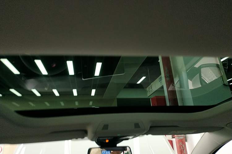 Used Volkswagen Golf 2025 Facelifted 300TSI Pro Headliner