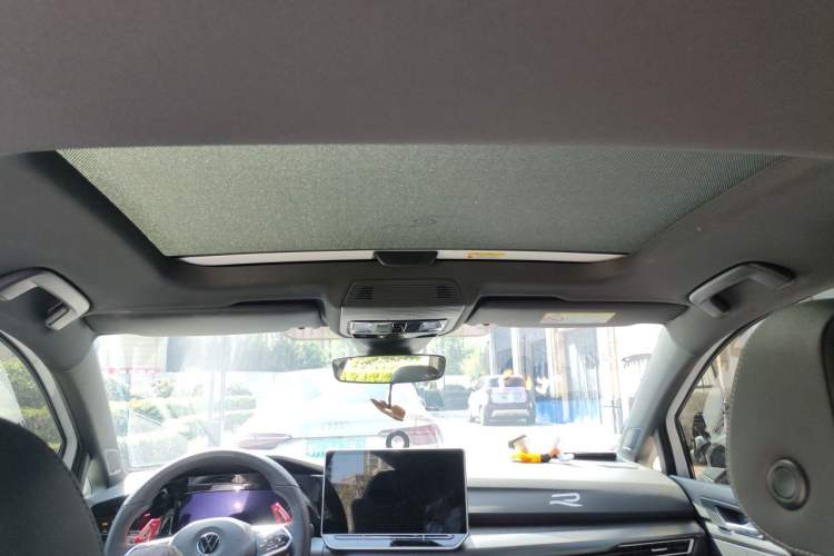 Used Volkswagen Golf 2025 300TSI R-Line Headliner