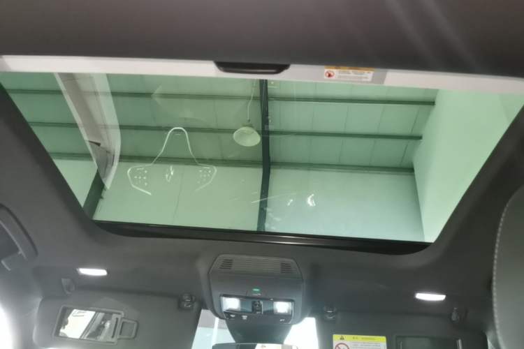 Used Volkswagen Golf 2025 300TSI R-Line Headliner