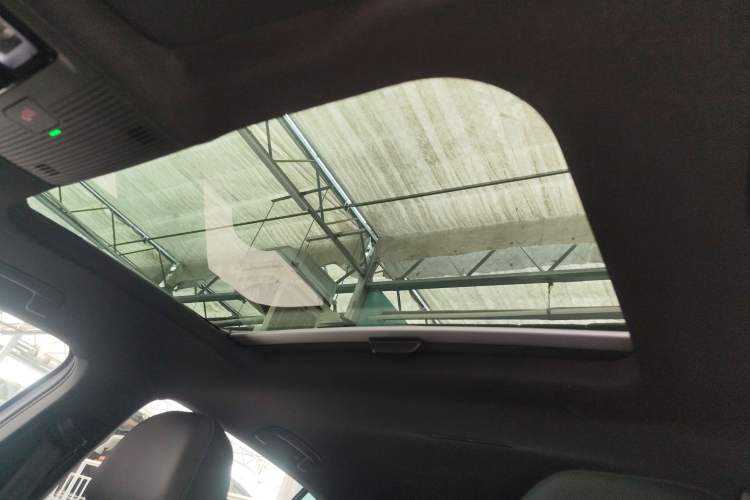Used Volkswagen Golf 2025 300TSI R-Line Headliner