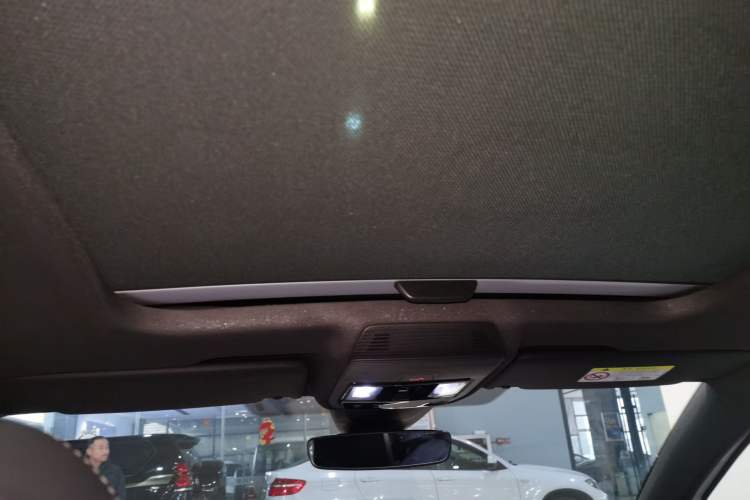 Used Volkswagen Golf 2025 300TSI R-Line Headliner