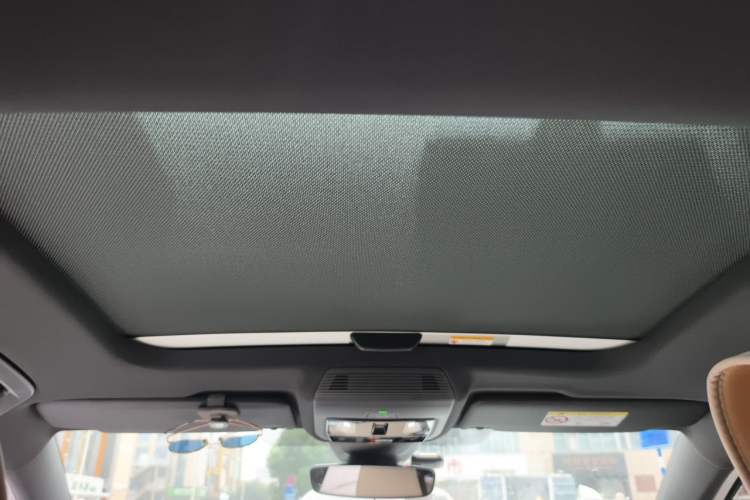 Used Volkswagen Golf 2025 300TSI R-Line Headliner