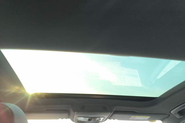 Used Volkswagen Golf 2025 300TSI R-Line Headliner
