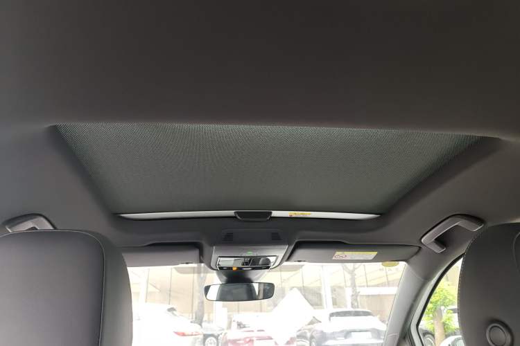 Used Volkswagen Golf 2025 300TSI R-Line Headliner