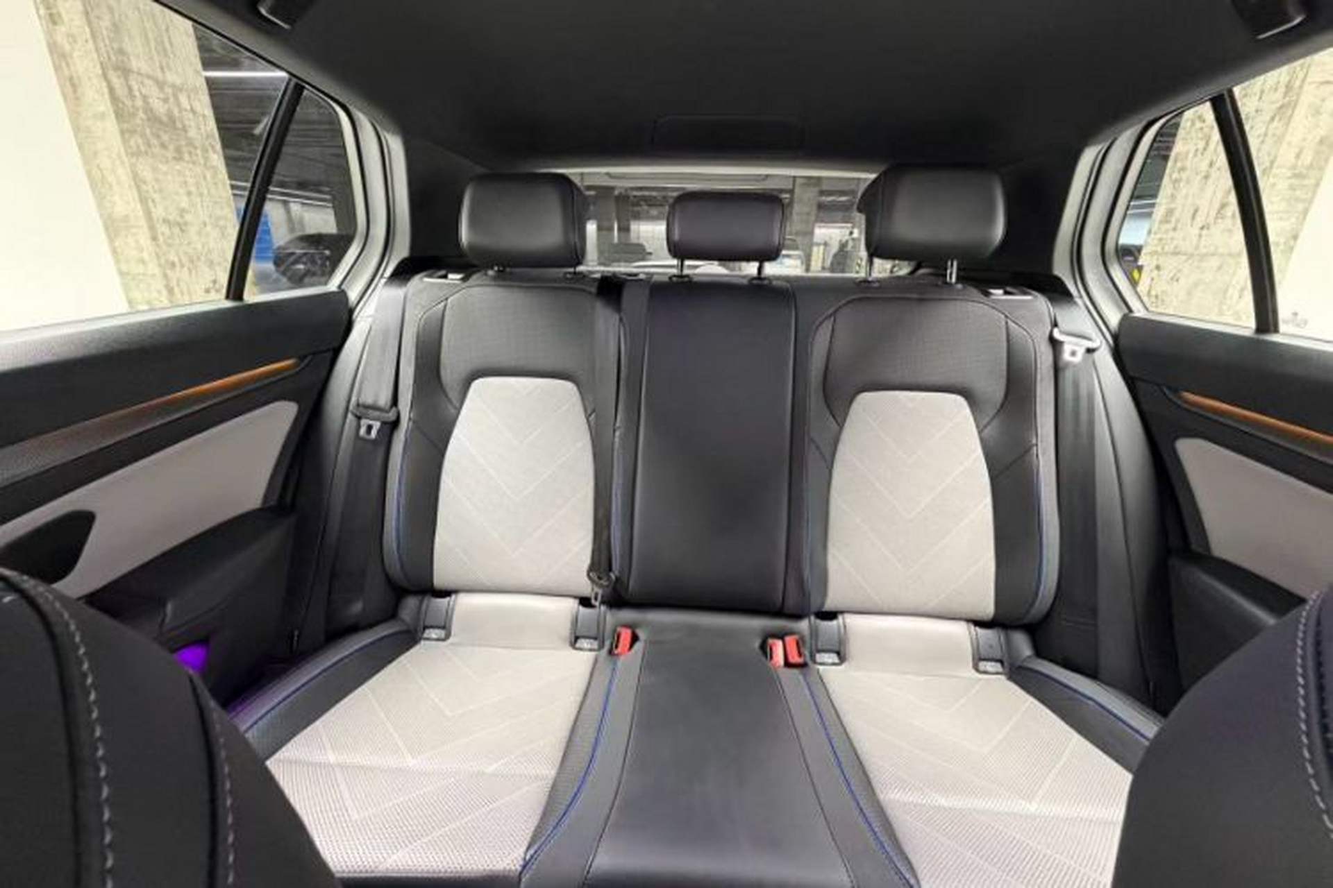 Used Volkswagen Golf 2025 300TSI R-Line Headliner