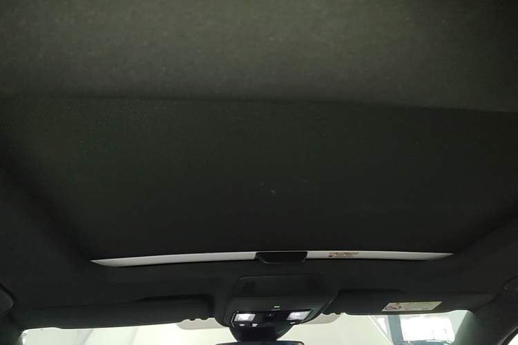 Used Volkswagen Golf 2025 300TSI R-Line Headliner