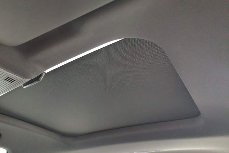Used Volkswagen Golf 2025 300TSI R-Line Headliner