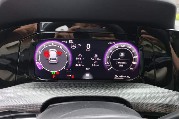 Used Volkswagen Golf 2025 300TSI R-Line Instrument Cluster