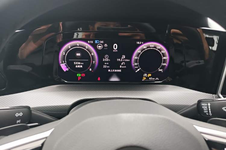 Used Volkswagen Golf 2025 300TSI R-Line Instrument Cluster