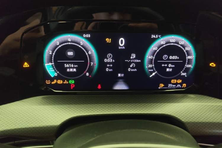 Used Volkswagen Golf 2025 300TSI R-Line Instrument Cluster