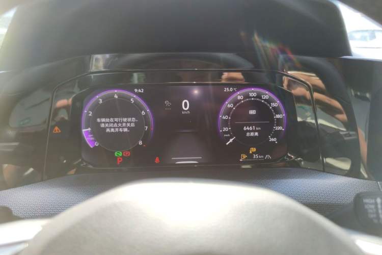 Used Volkswagen Golf 2025 300TSI R-Line Instrument Cluster