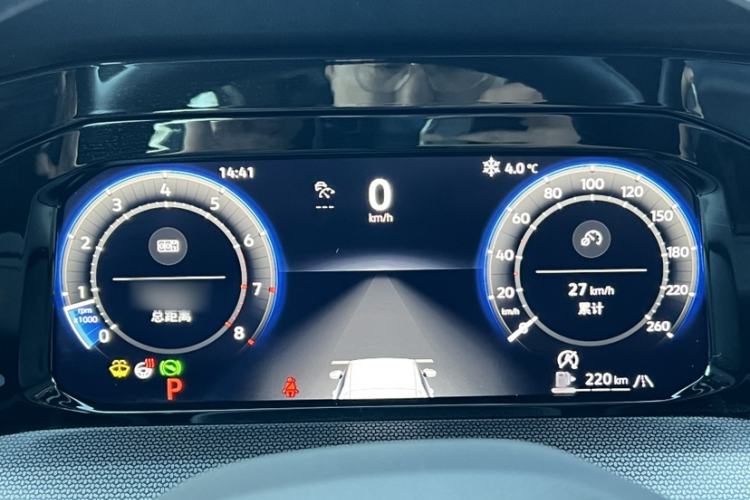 Used Volkswagen Golf 2025 300TSI R-Line Interior 1