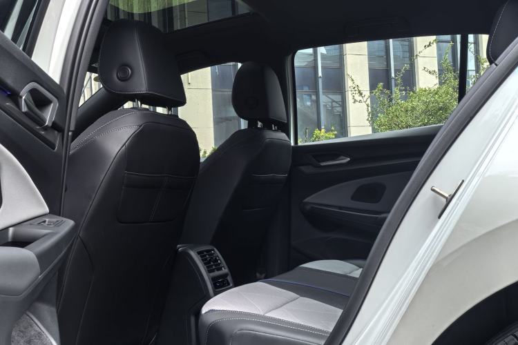 Used Volkswagen Golf 2025 300TSI R-Line Interior 3