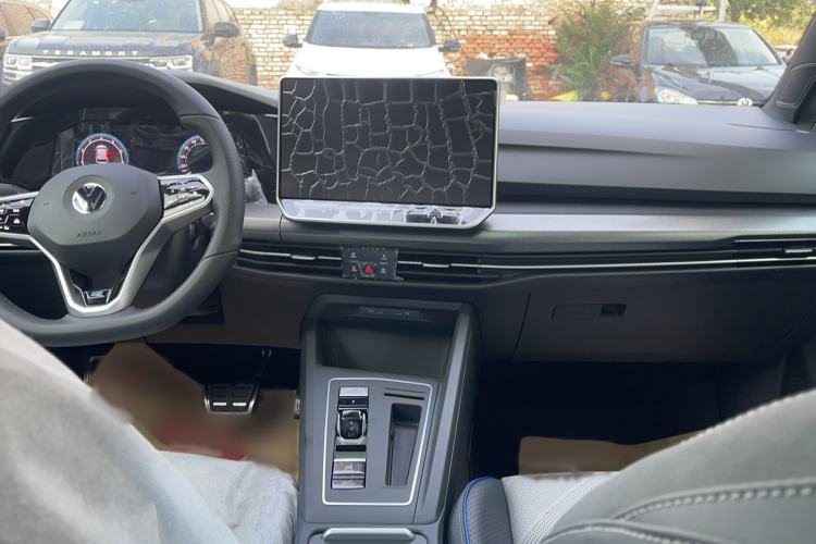 Used Volkswagen Golf 2025 300TSI R-Line Interior 4