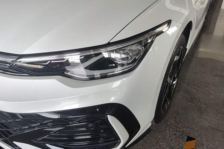 Used Volkswagen Golf 2025 300TSI R-Line Left Front Headlight