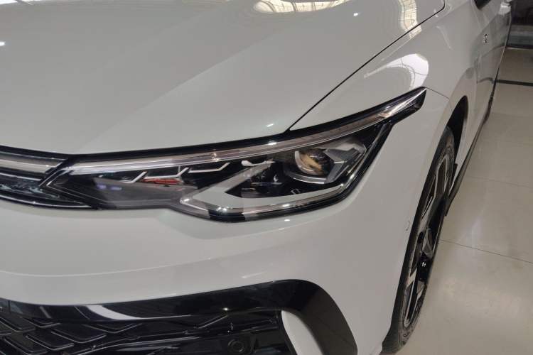 Used Volkswagen Golf 2025 300TSI R-Line Left Front Headlight