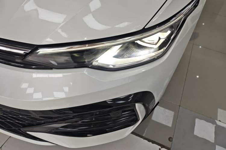 Used Volkswagen Golf 2025 300TSI R-Line Left Front Headlight