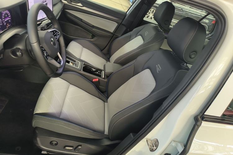 Used Volkswagen Golf 2025 300TSI R-Line Left Front Seat