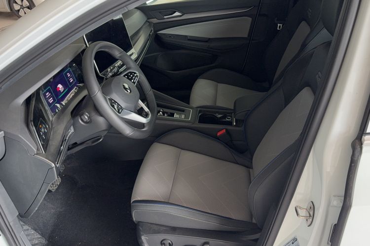 Used Volkswagen Golf 2025 Facelifted II 300TSI R-Line Left Front Seat