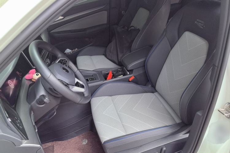 Used Volkswagen Golf 2025 300TSI R-Line Left Front Seat
