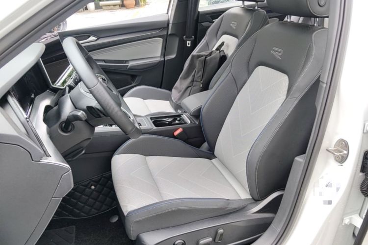 Used Volkswagen Golf 2025 300TSI R-Line Left Front Seat