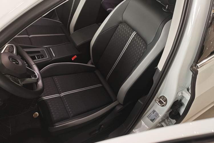 Used Volkswagen Golf 2025 300TSI Pro Left Front Seat