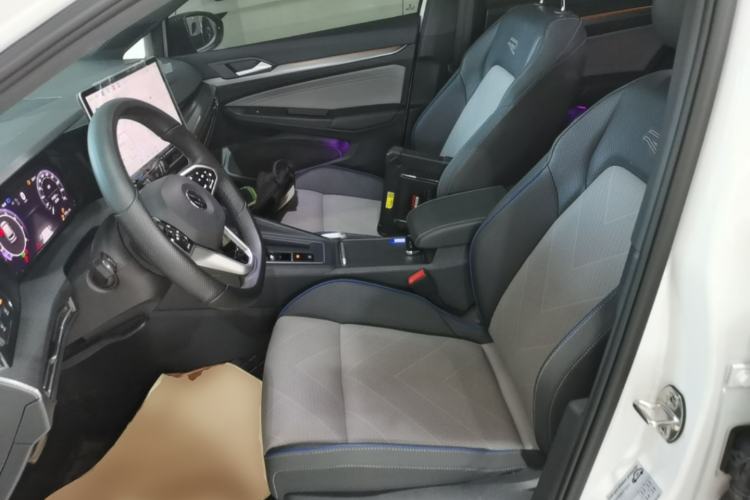 Used Volkswagen Golf 2025 300TSI R-Line Left Front Seat