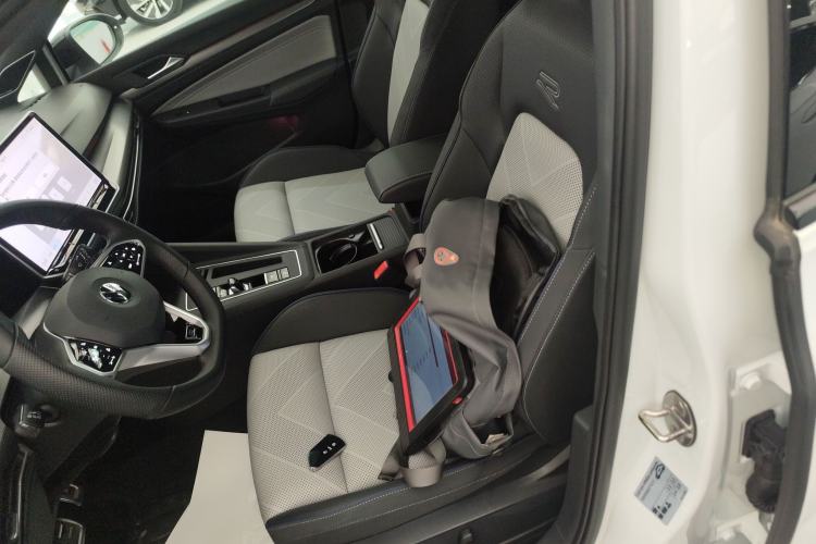Used Volkswagen Golf 2025 300TSI R-Line Left Front Seat