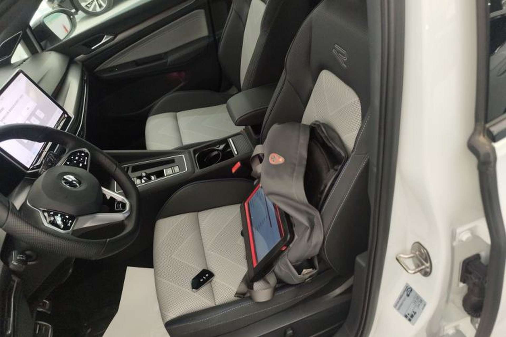 Used Volkswagen Golf 2025 300TSI R-Line Left Front Seat
