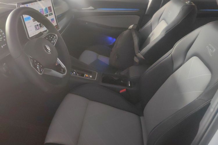 Used Volkswagen Golf 2025 300TSI R-Line Left Front Seat