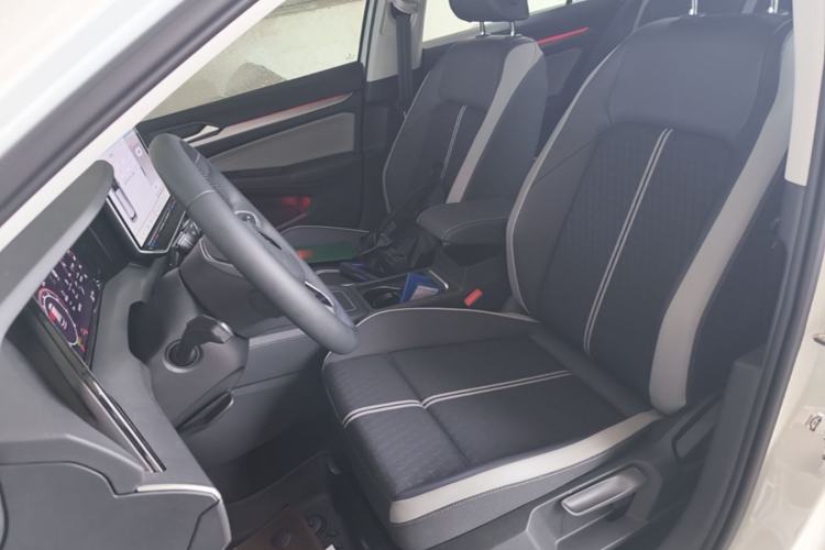 Used Volkswagen Golf 2025 Facelifted 300TSI Pro Left Front Seat