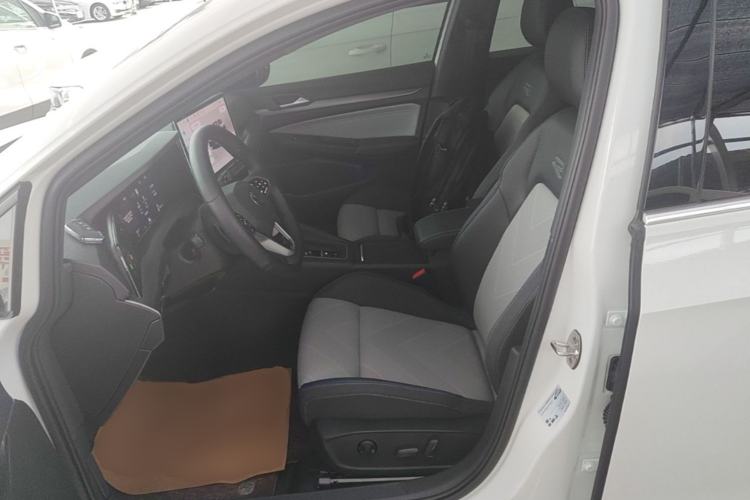 Used Volkswagen Golf 2025 300TSI R-Line Left Front Seat