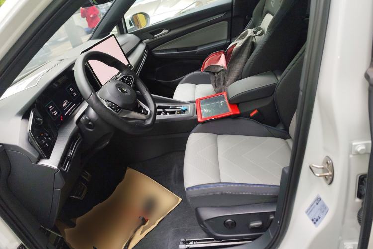 Used Volkswagen Golf 2025 300TSI R-Line Left Front Seat