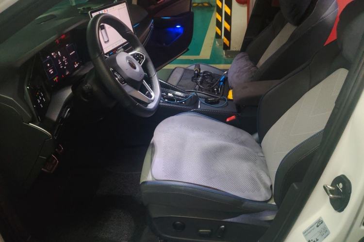 Used Volkswagen Golf 2025 300TSI R-Line Left Front Seat