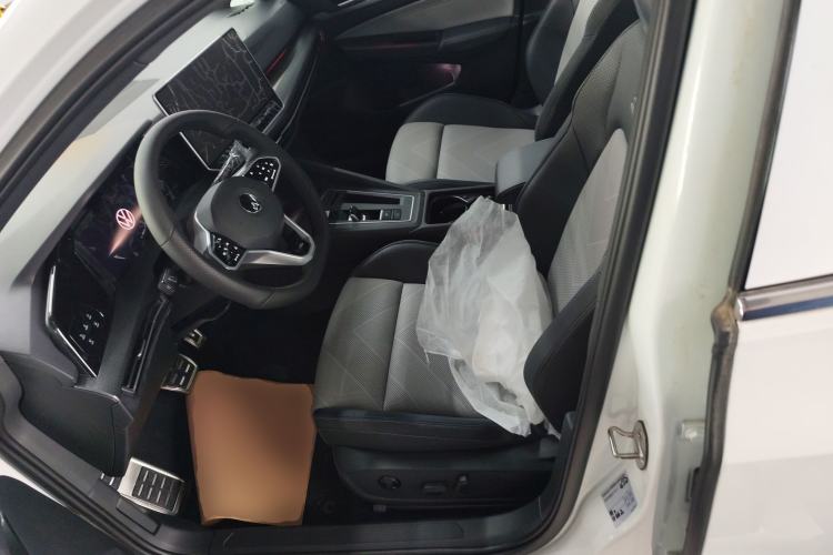 Used Volkswagen Golf 2025 300TSI R-Line Left Front Seat