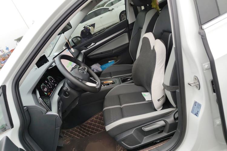 Used Volkswagen Golf 2025 Facelifted 300TSI Pro Left Front Seat