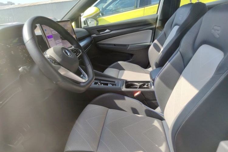 Used Volkswagen Golf 2025 300TSI R-Line Left Front Seat