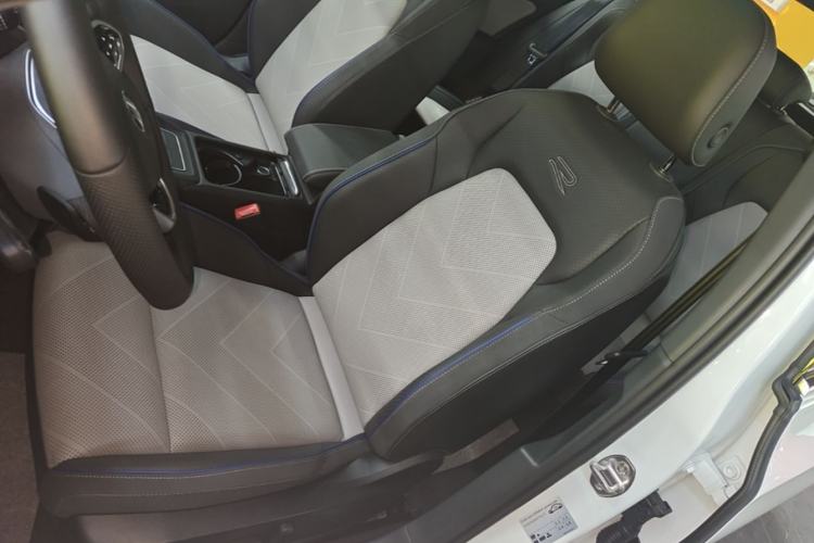 Used Volkswagen Golf 2025 300TSI R-Line Left Front Seat