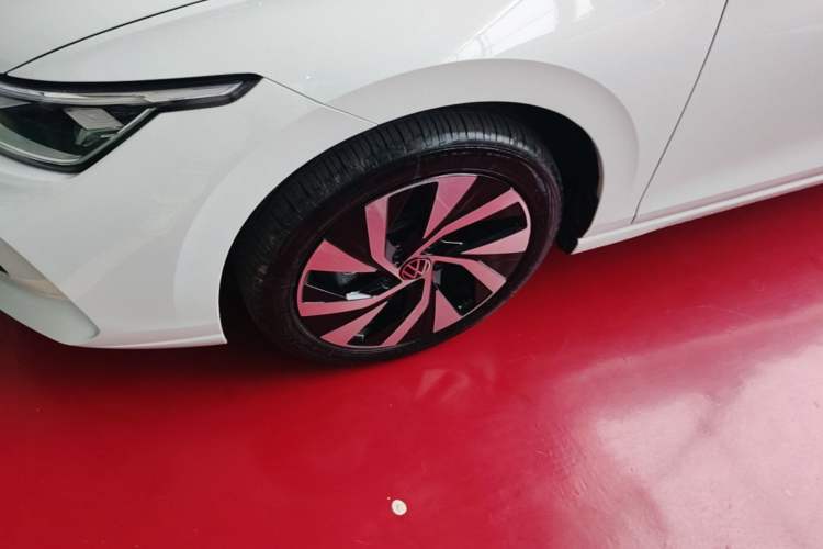 Used Volkswagen Golf 2025 Facelifted 300TSI Pro Left Front Wheel Hub