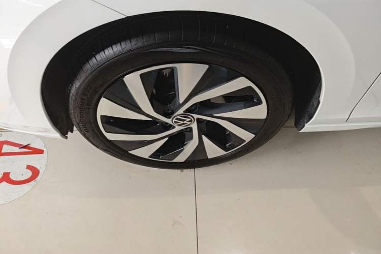 Used Volkswagen Golf 2025 300TSI Pro Left Front Wheel Hub