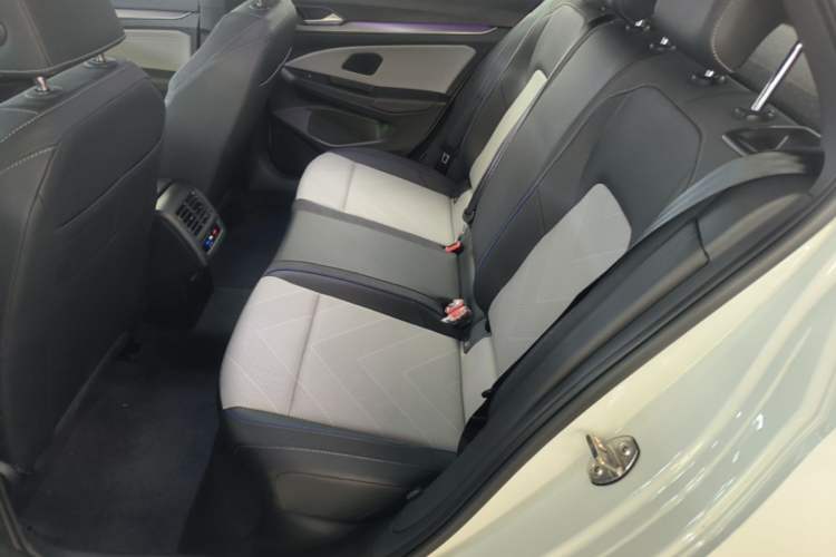 Used Volkswagen Golf 2025 300TSI R-Line Left Rear Seat