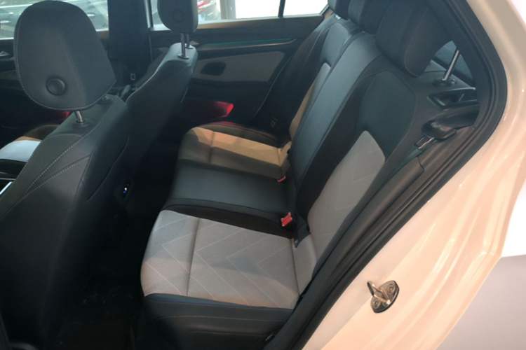 Used Volkswagen Golf 2025 300TSI R-Line Left Rear Seat